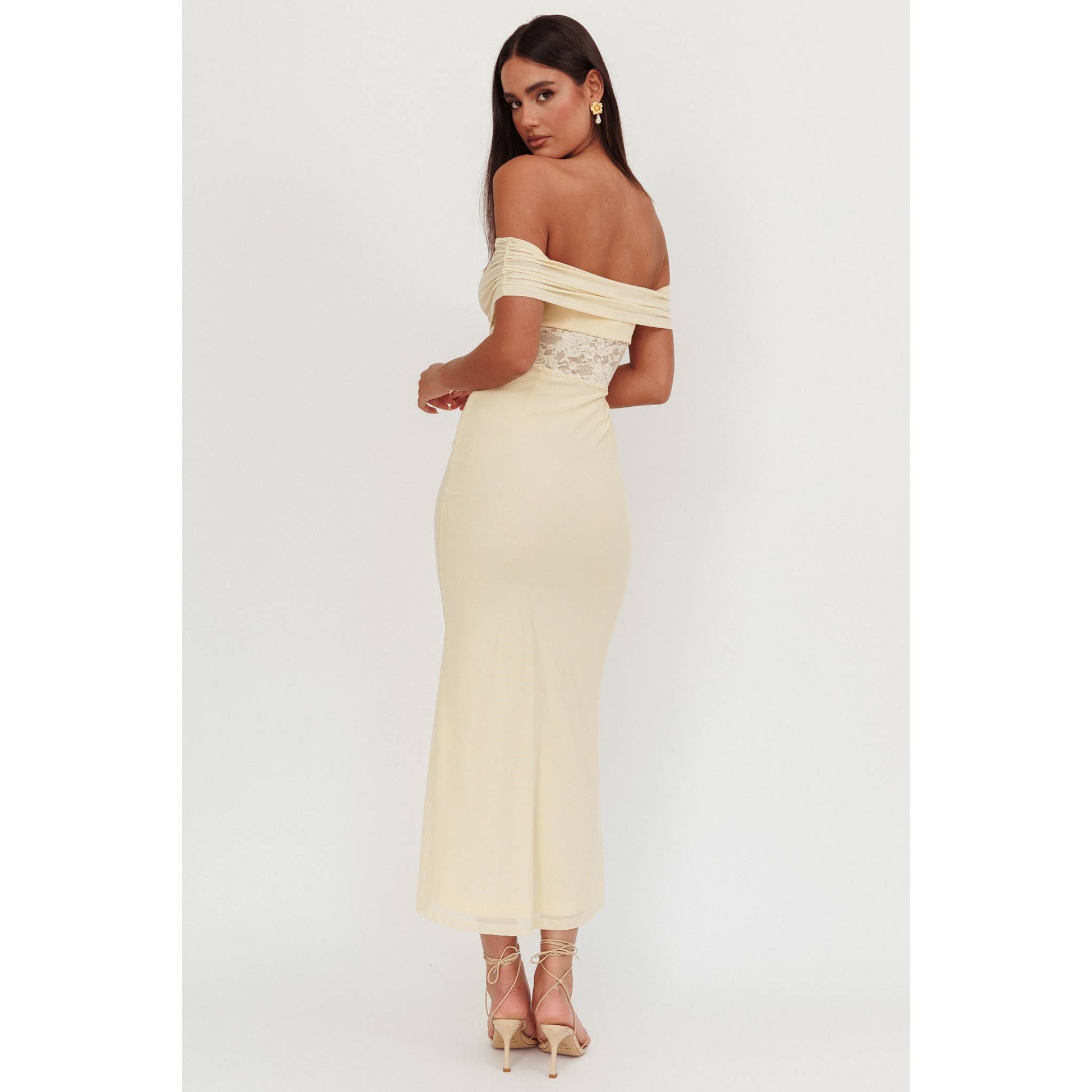OFF SHOULDER LACE MAXI DRESS / BR0209D - Soleil et étoiles