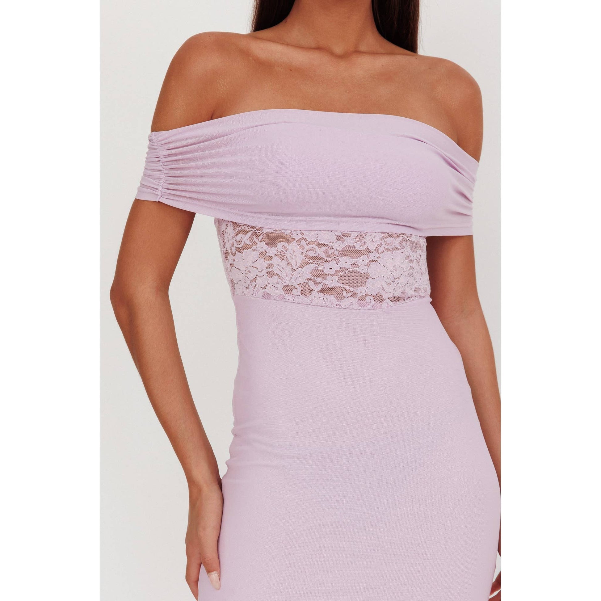 OFF SHOULDER LACE MAXI DRESS / BR0209D - Soleil et étoiles