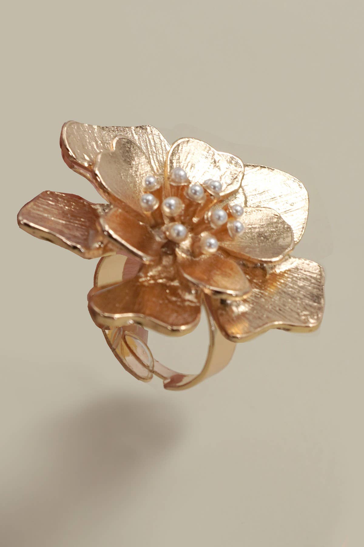 ADJUSTABLE GOLD FLORAL STATEMENT RING | 80R063 - Soleil et étoiles