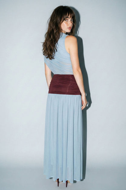 Colorblock Mesh Maxi Dress with Contrast Waist - Soleil et étoiles