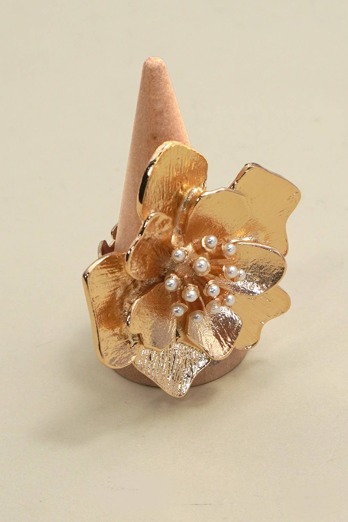 ADJUSTABLE GOLD FLORAL STATEMENT RING | 80R063 - Soleil et étoiles