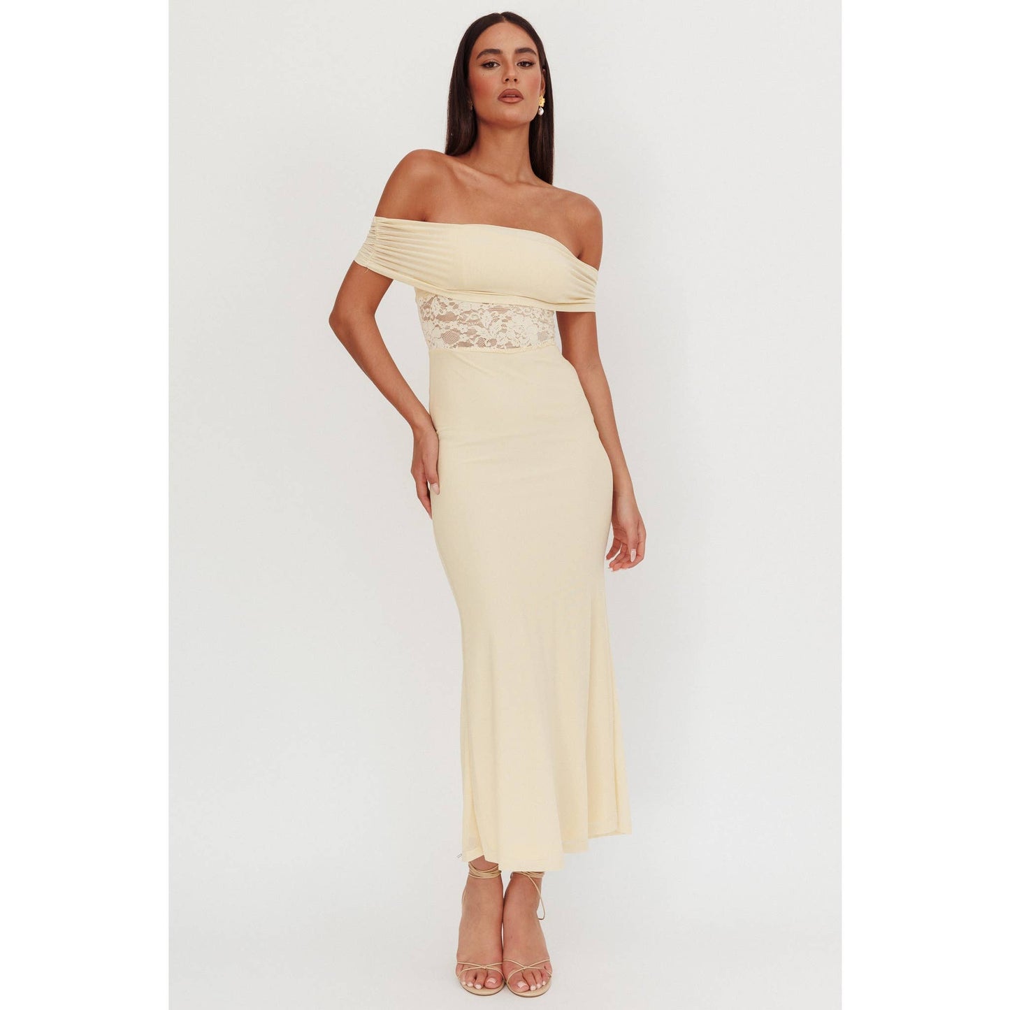 OFF SHOULDER LACE MAXI DRESS / BR0209D - Soleil et étoiles