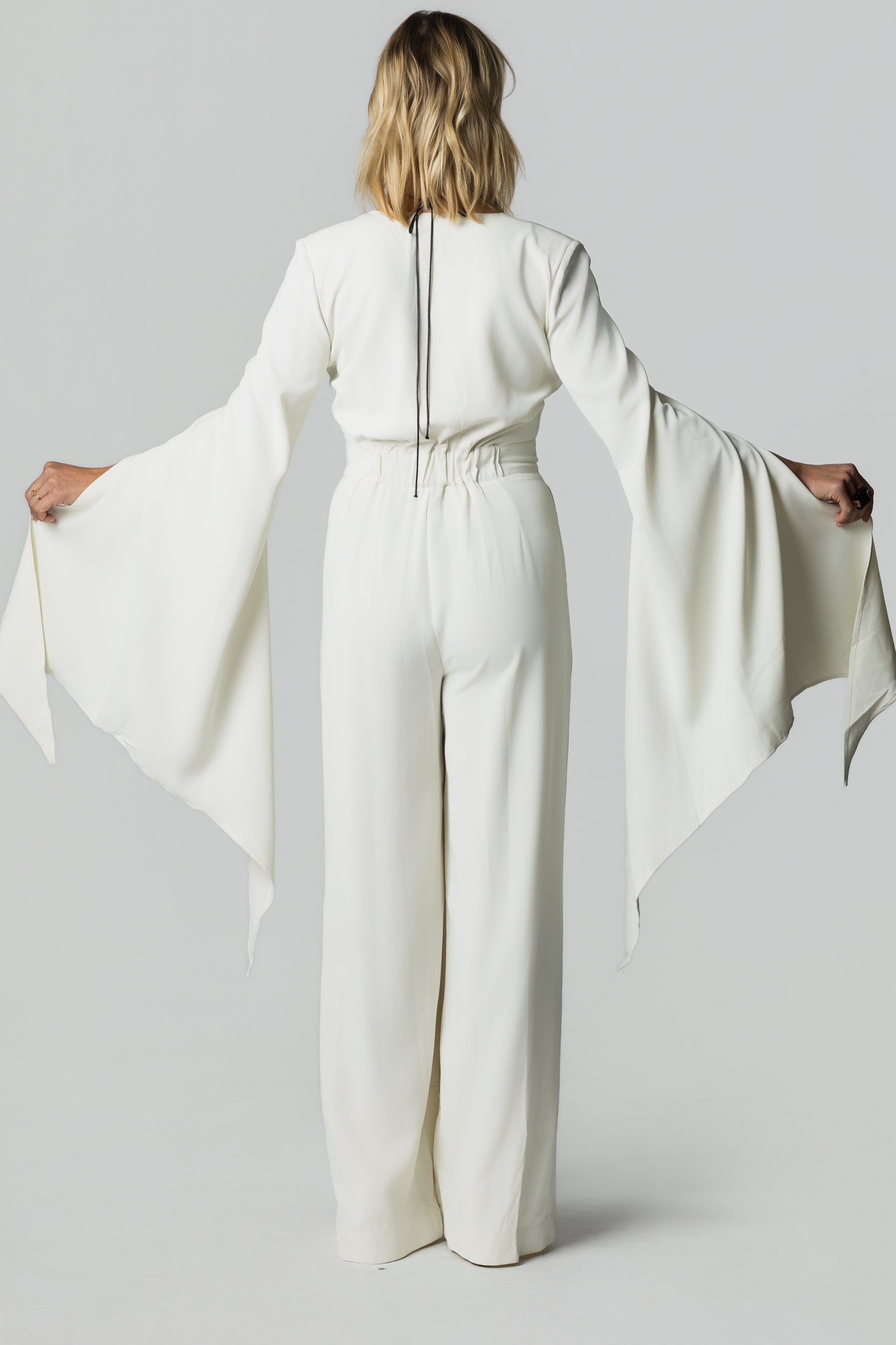 Fly-Away Open-Sleeve V-Neck Wide-Leg Jumpsuit – Ivory - Soleil et étoiles