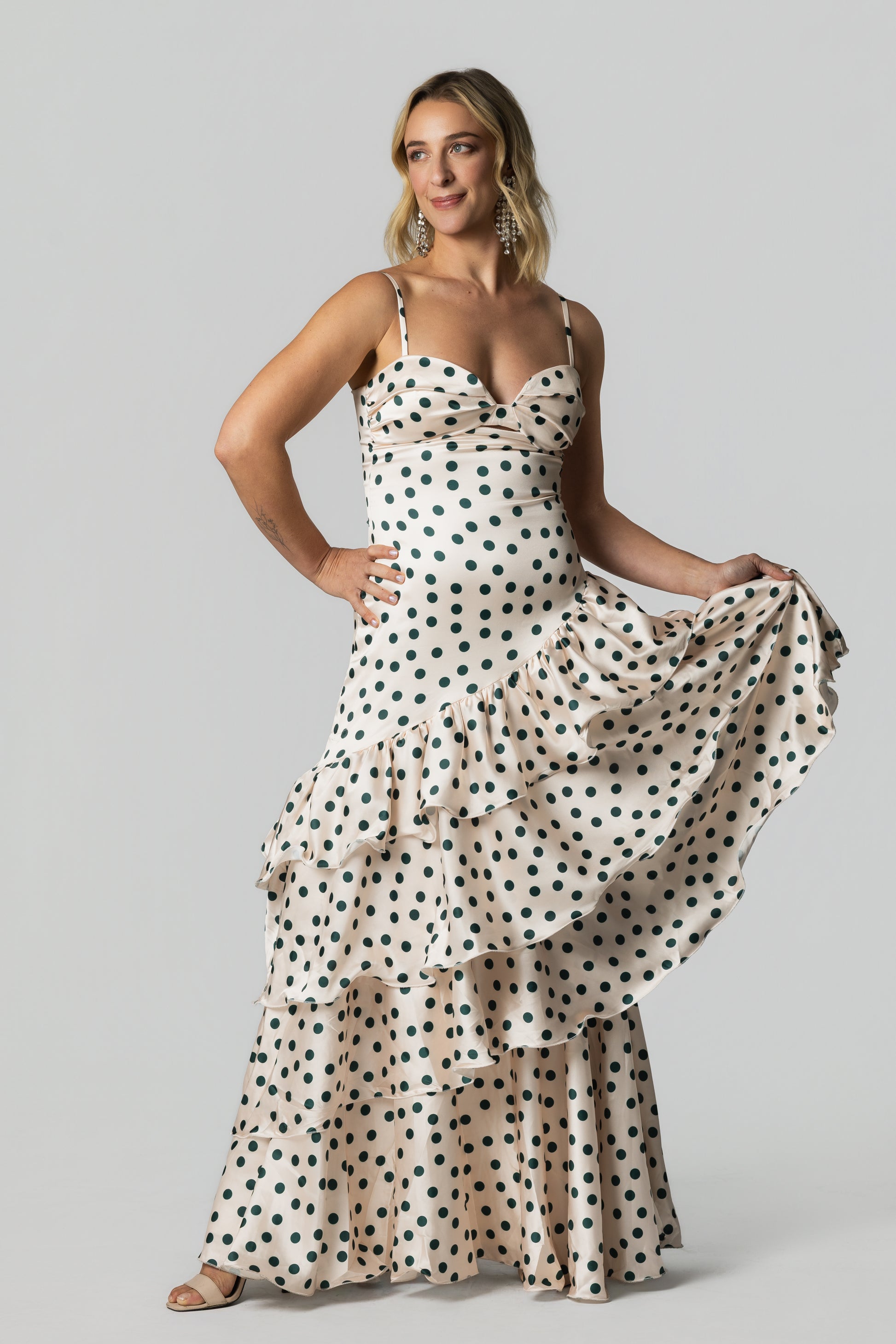 satin polka dot dress Black and White Prom Dresses with Oversized Bow & High Viniodress Satin maxi dress featuring classic polka dot pattern throughout Delicate lace trim detailing at neckline and hem adds a feminine touch Adjustable spaghetti straps for a customised fit Flattering side slit design for ease of movement Elegant scoop neckline with contrasting lace overlay This NastyGal satin polka dot maxi dress combines vintage Satin Polka DOT Tiered Ruffle
