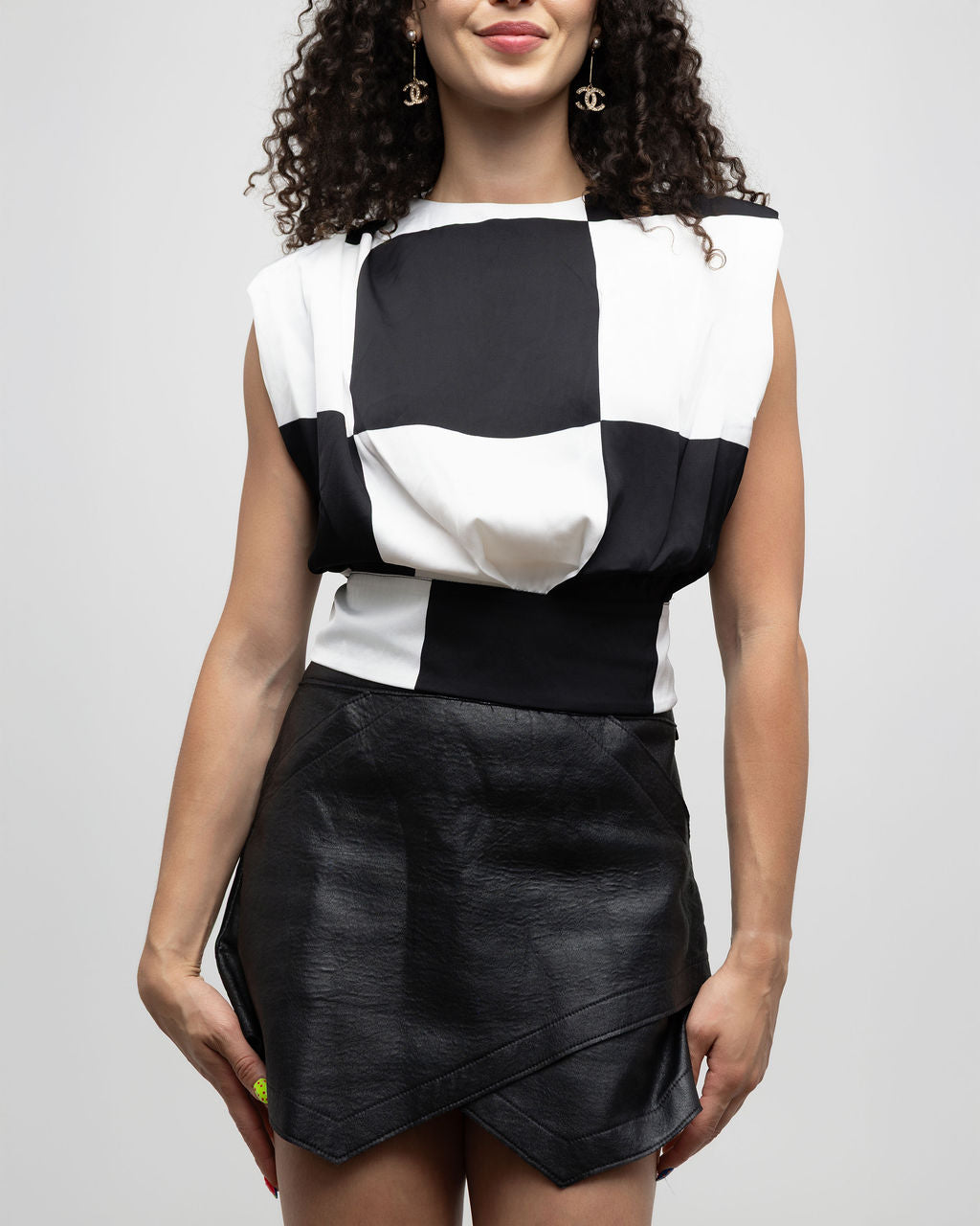 Sleeveless Satin Checkered Back-Tie Crop Top - Soleil et étoiles