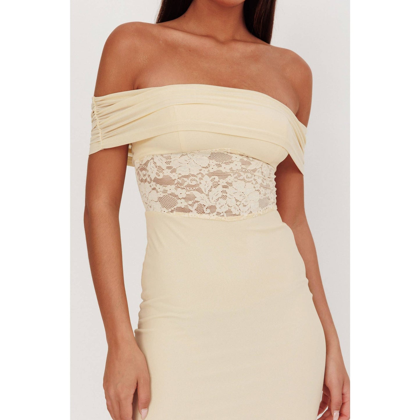 OFF SHOULDER LACE MAXI DRESS / BR0209D - Soleil et étoiles
