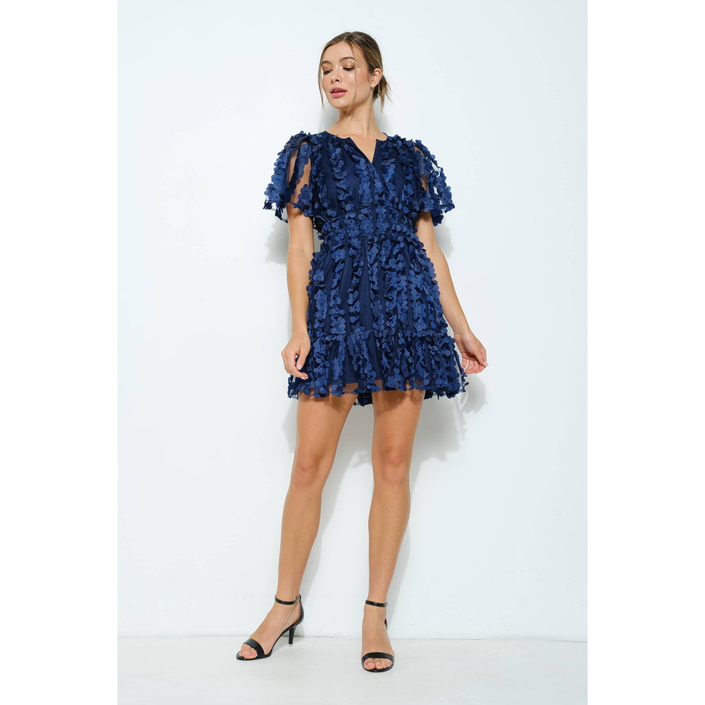 Floral Applique V-Neck Smocked Waist Mini Dress - Soleil et étoiles