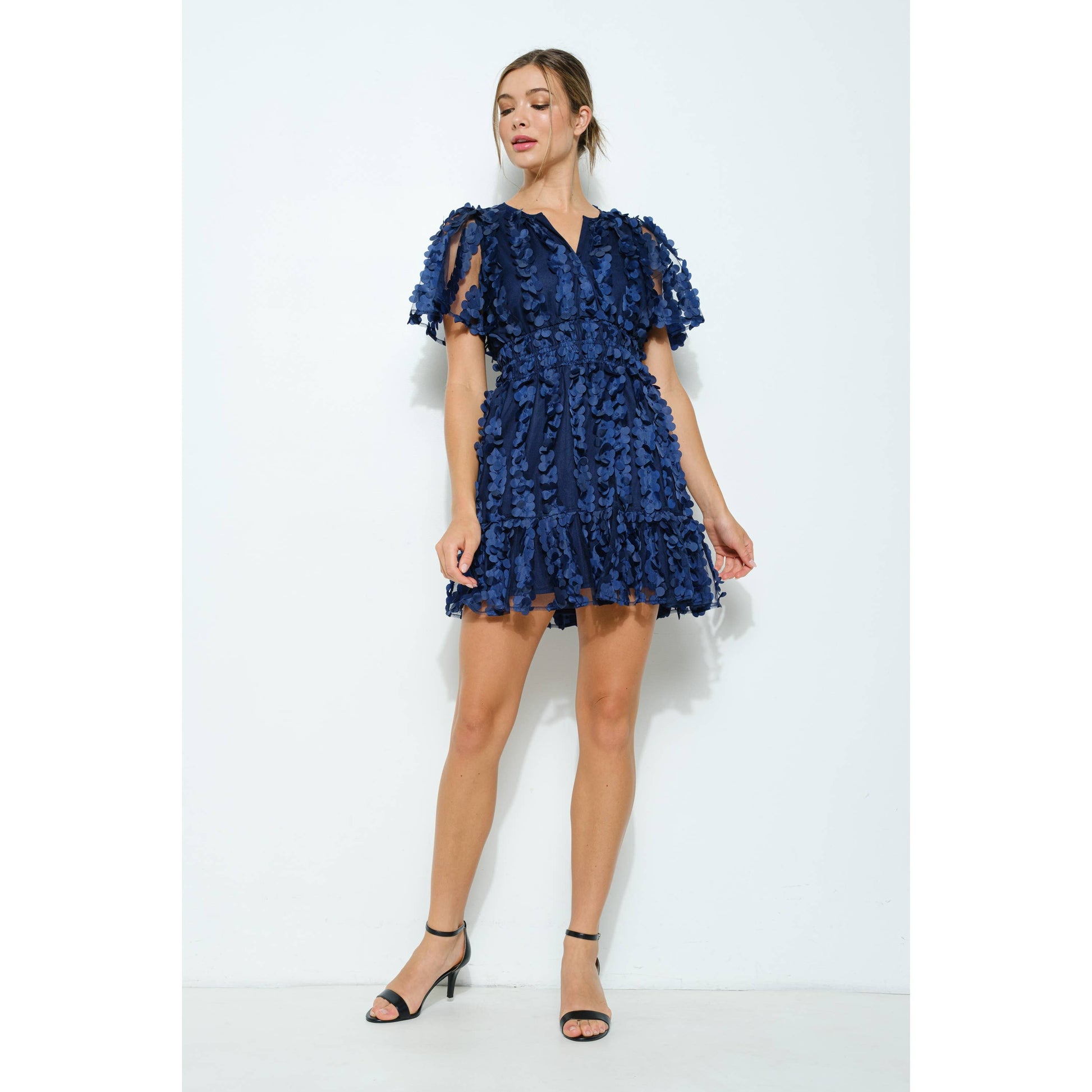 Floral Applique V-Neck Smocked Waist Mini Dress - Soleil et étoiles