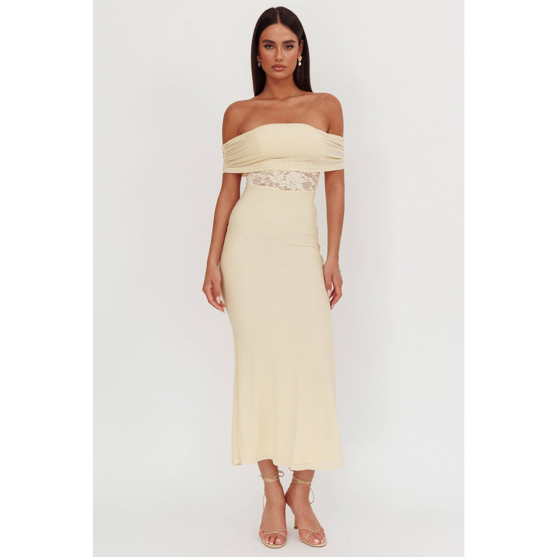 OFF SHOULDER LACE MAXI DRESS / BR0209D - Soleil et étoiles